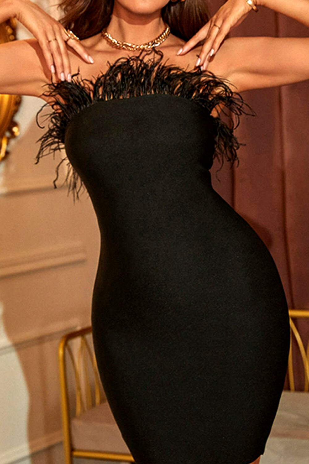 CHIC STRAPLESS FEATHER DRESS