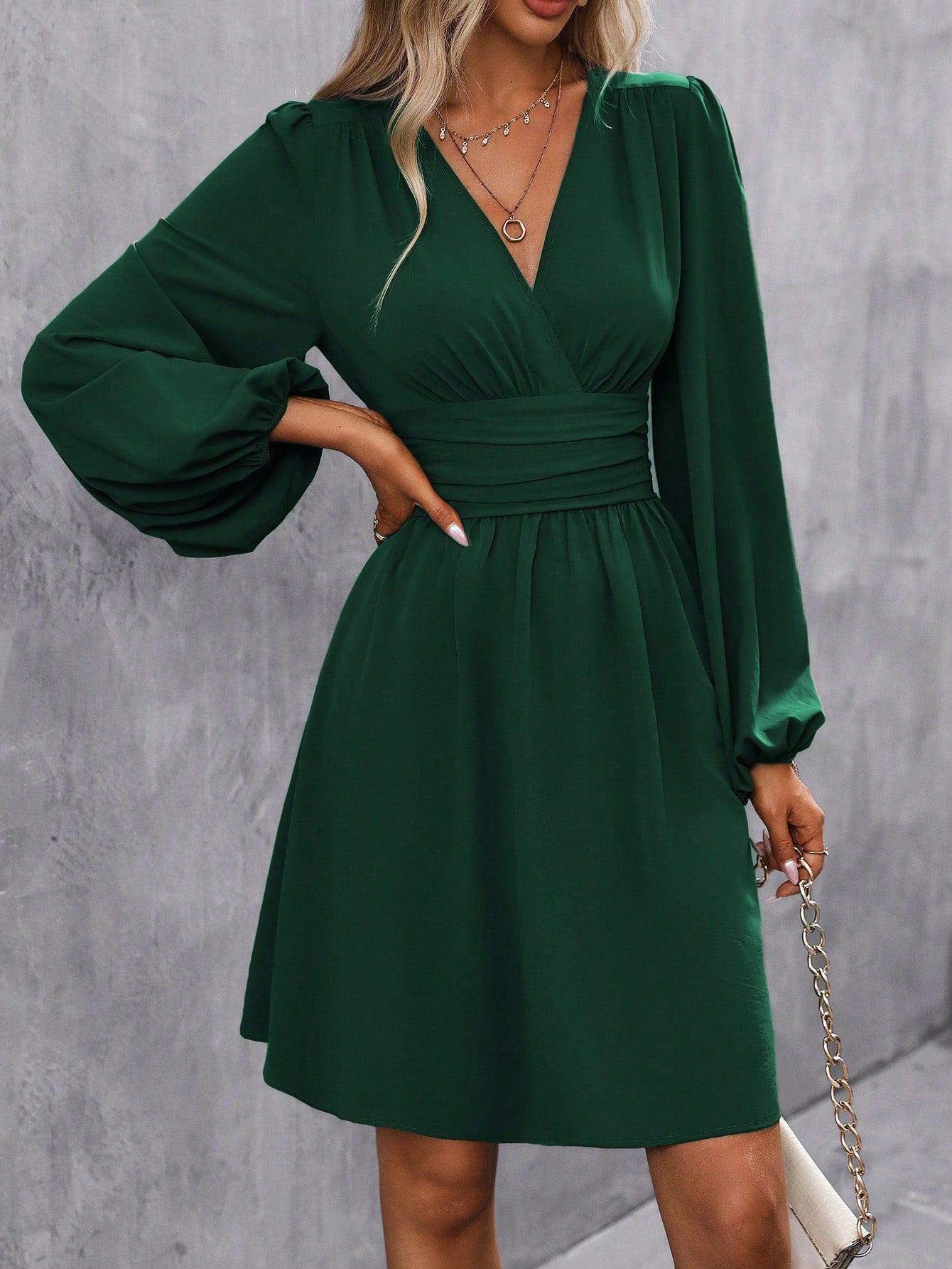Bella - Elegant Pleated Midi Dress