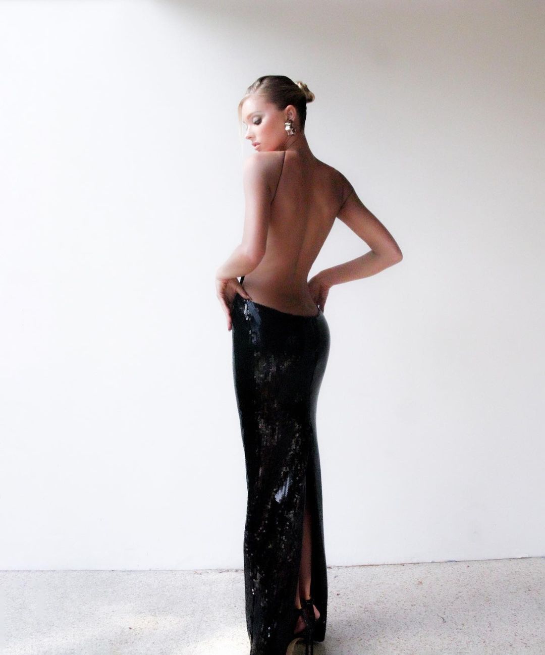Hollow Halter Backless Party Dress