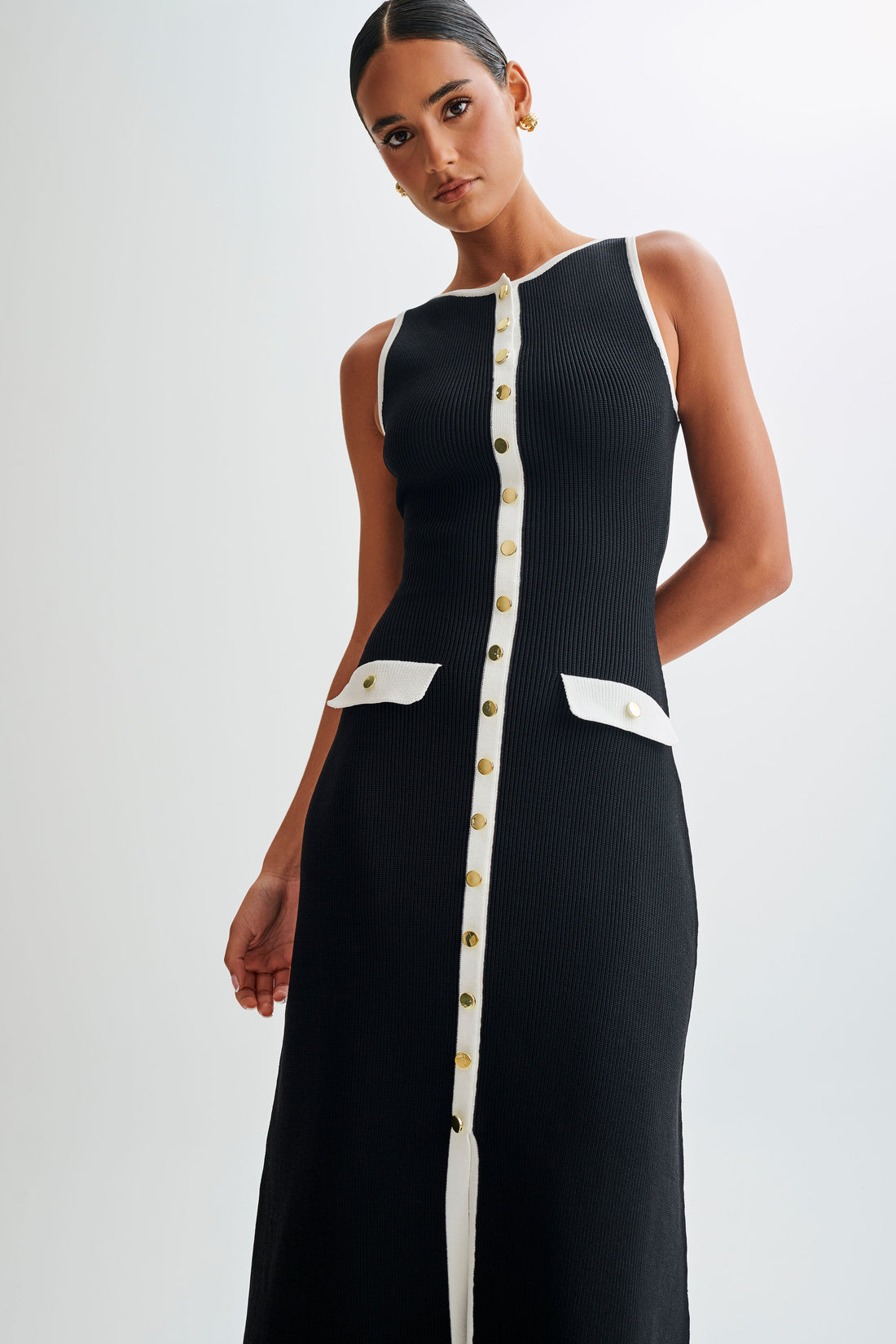Chic Buttoned Knit Dress