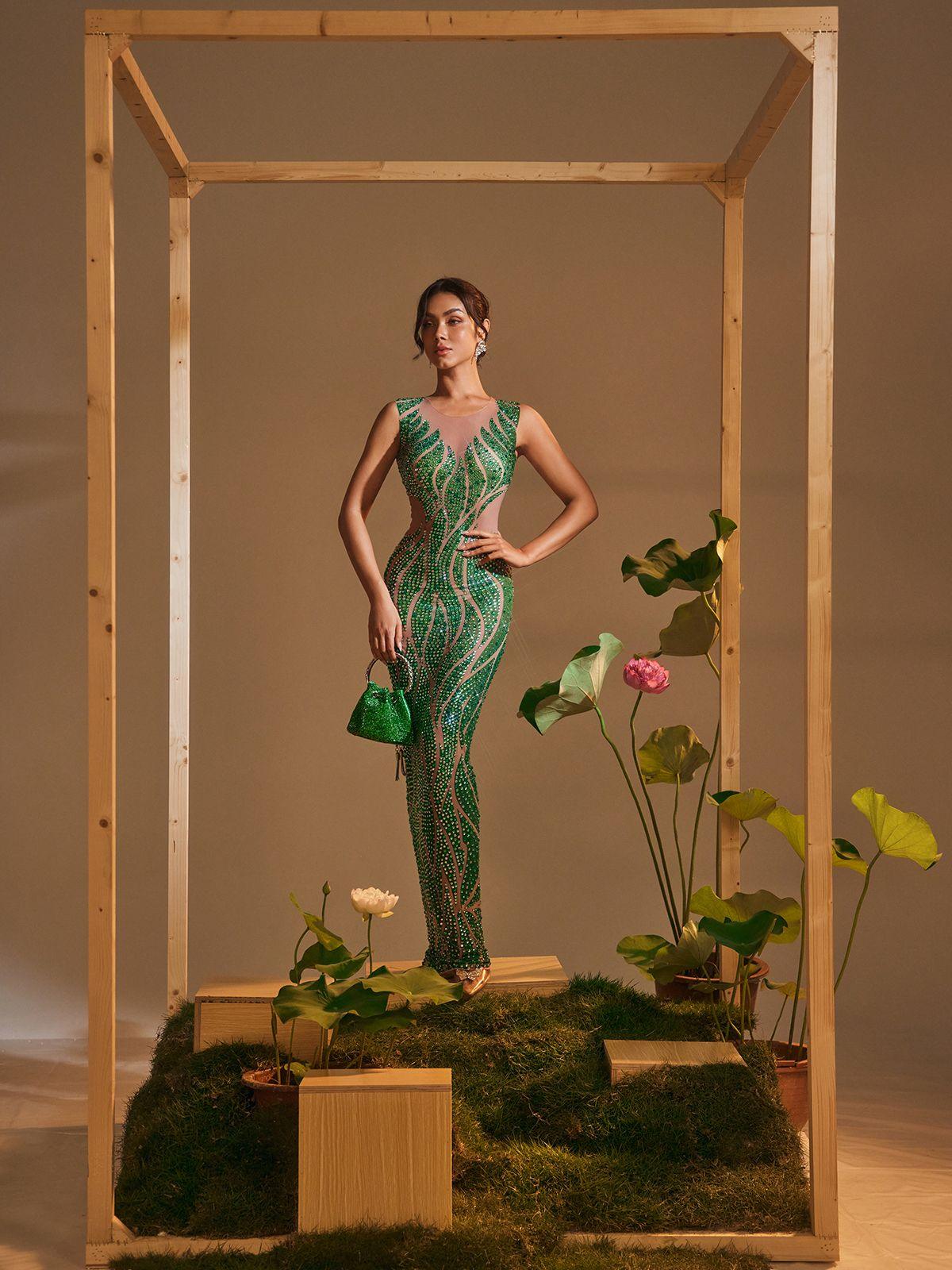 Side view of the Anabia Maxi Dress, capturing the intricate print and flattering fit, perfect for summer events and gatherings.