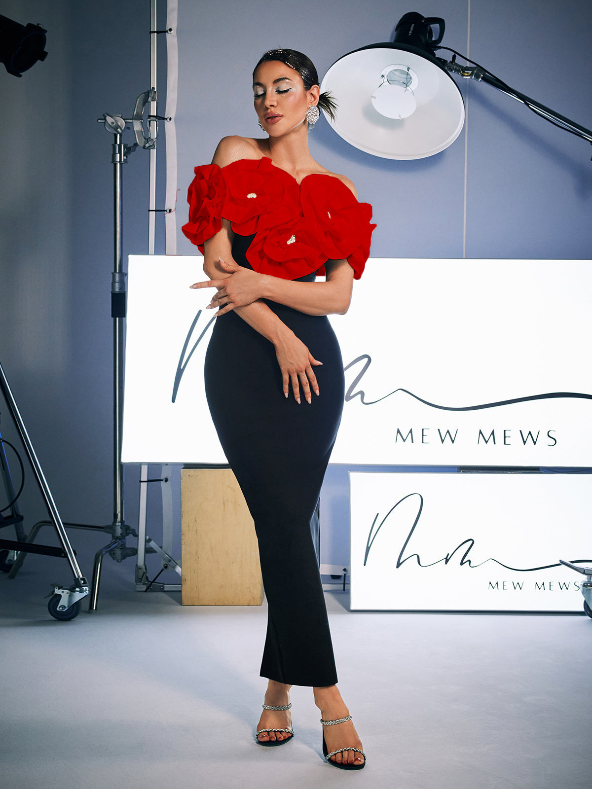 Creed Off Shoulder Flower Bandage Dress In Red
