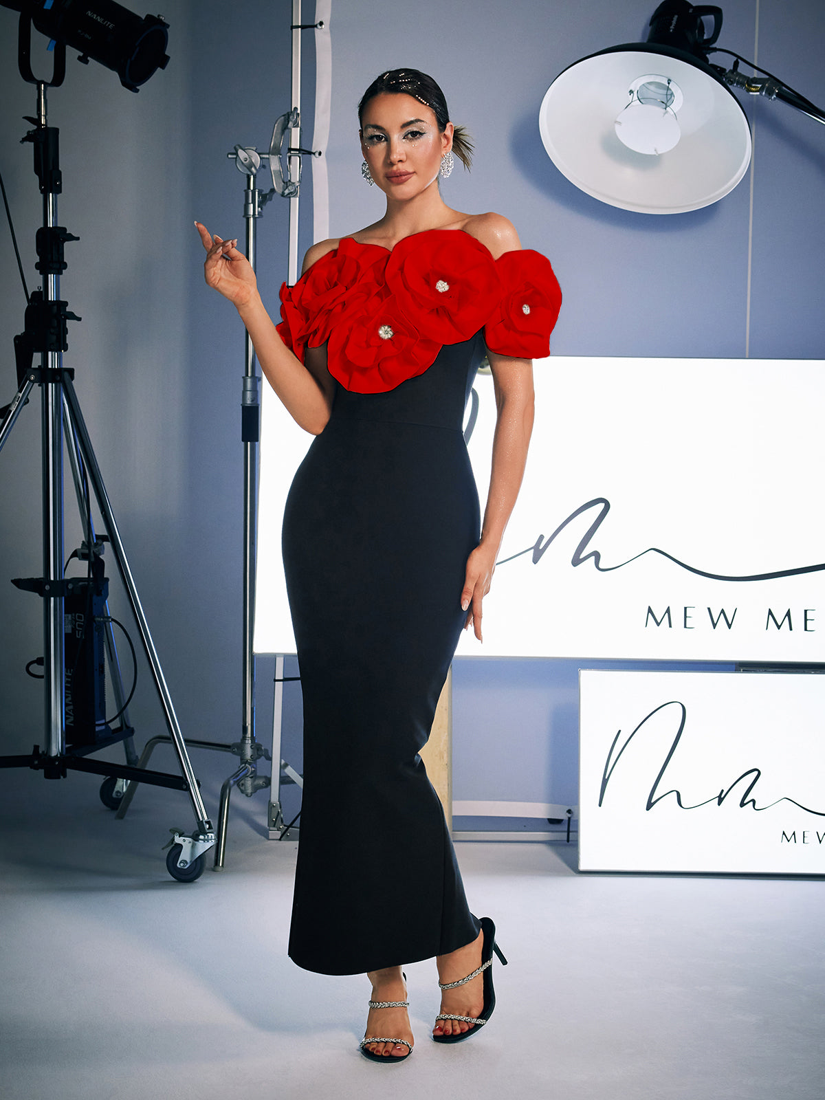 Creed Off Shoulder Flower Bandage Dress In Red