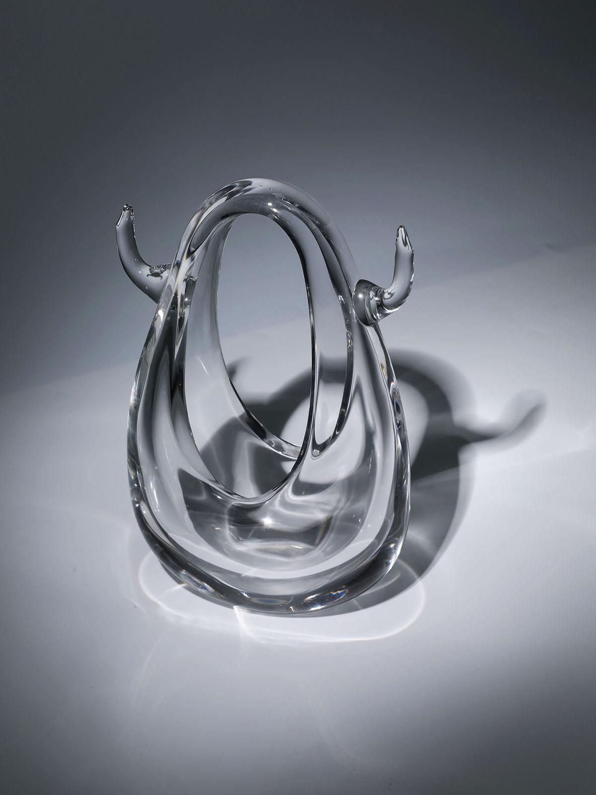 Close-up of the Elvira Clear Glass Bag highlighting its chic details and craftsmanship for a modern accessory.