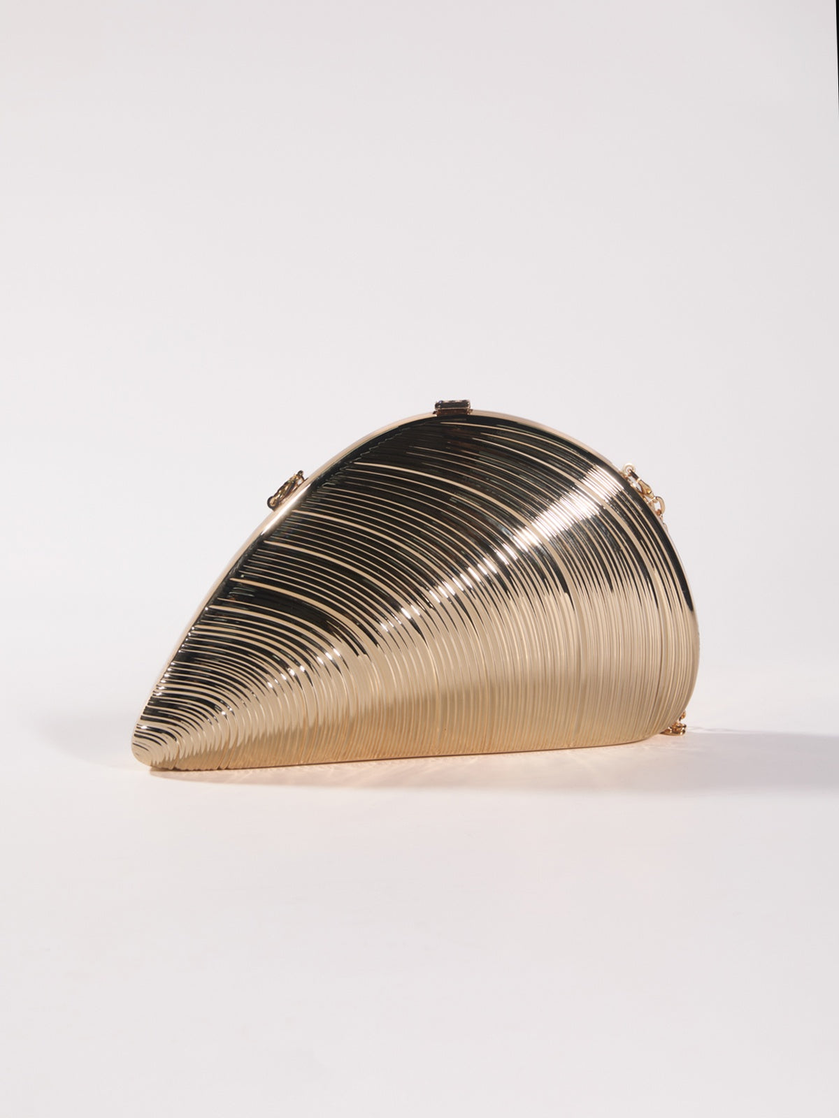 Maija Seashell Convertible Clutch In Champagne