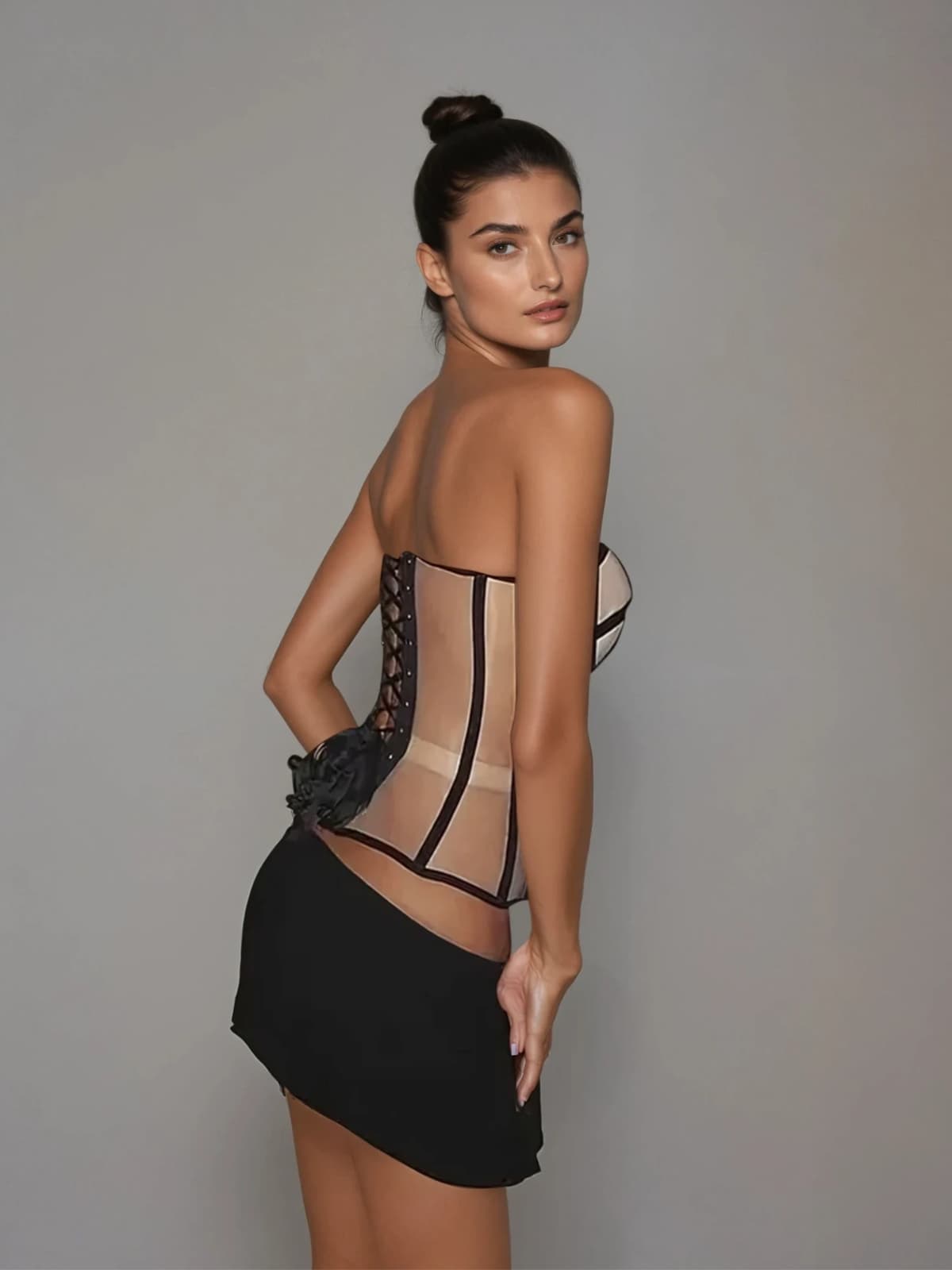 Saldrek Strapless Top