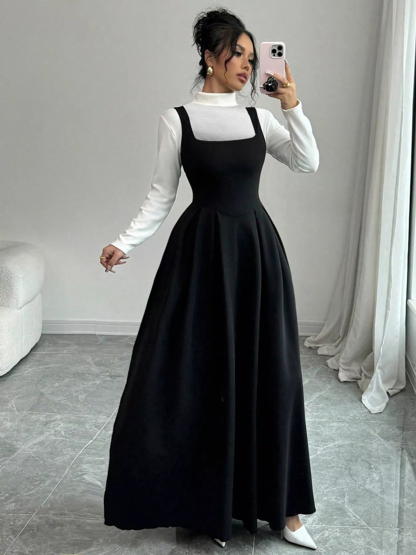 Sleeveless A-Line Maxi Dress with Square Neckline