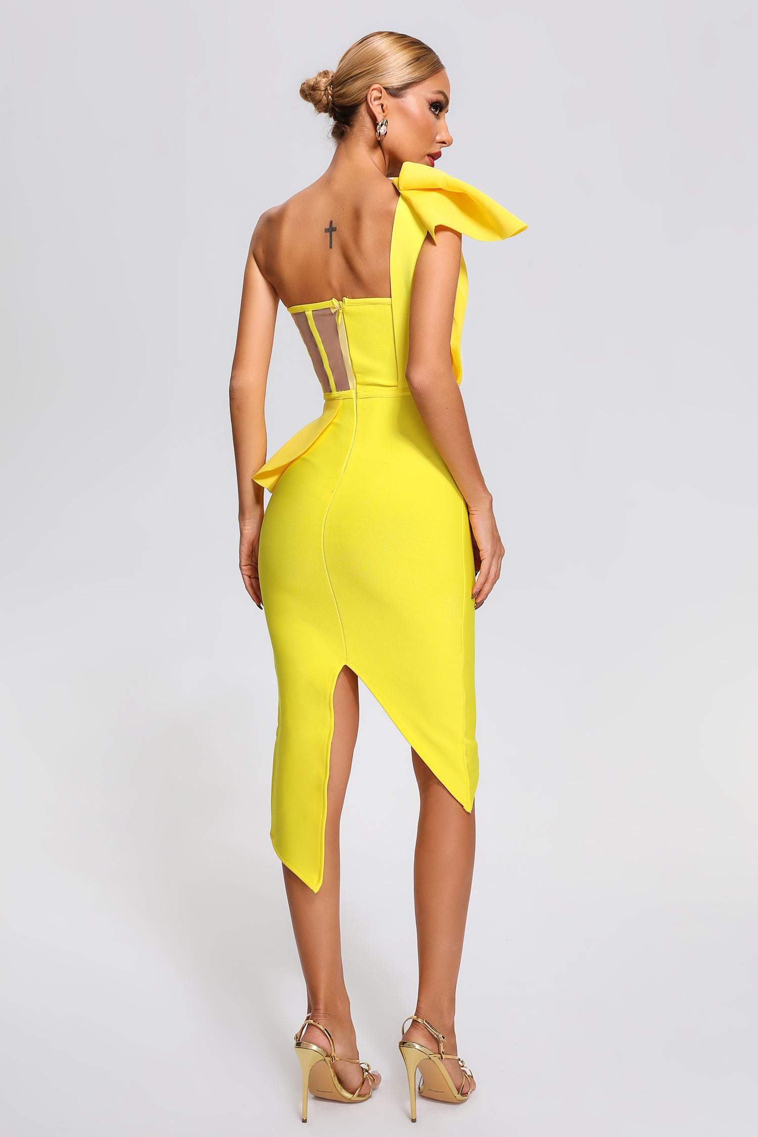 Irregular one-shoulder bow knot Midi Dress