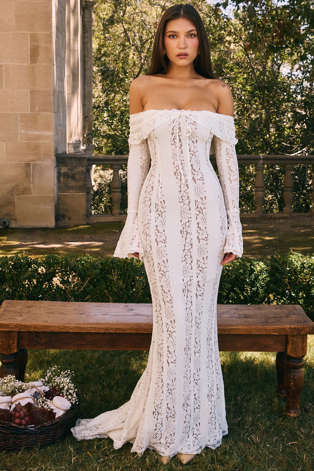 AEILA VINTAGE LACE MAXI DRESS