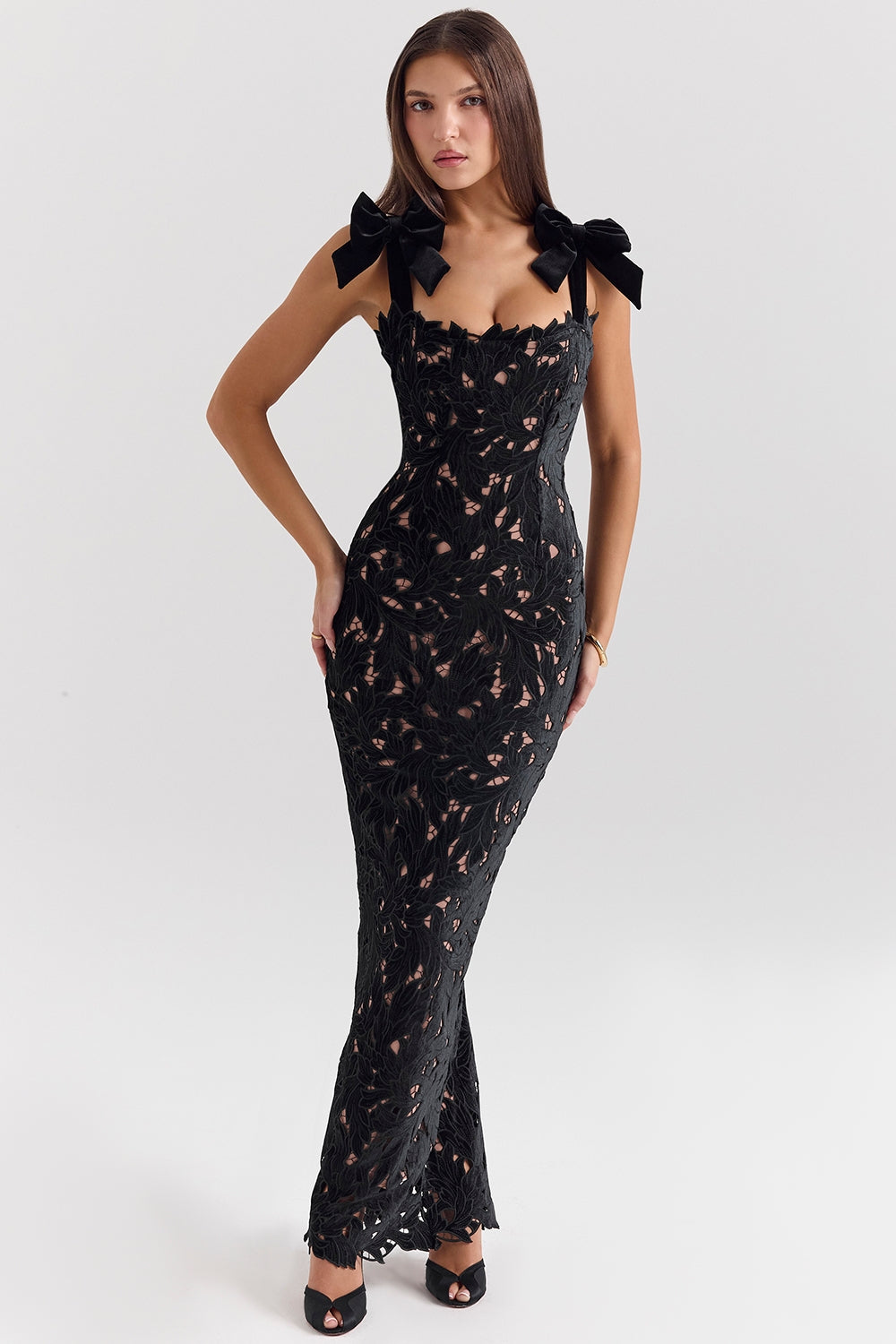 ALERNA ELEGANT MAXI DRESS